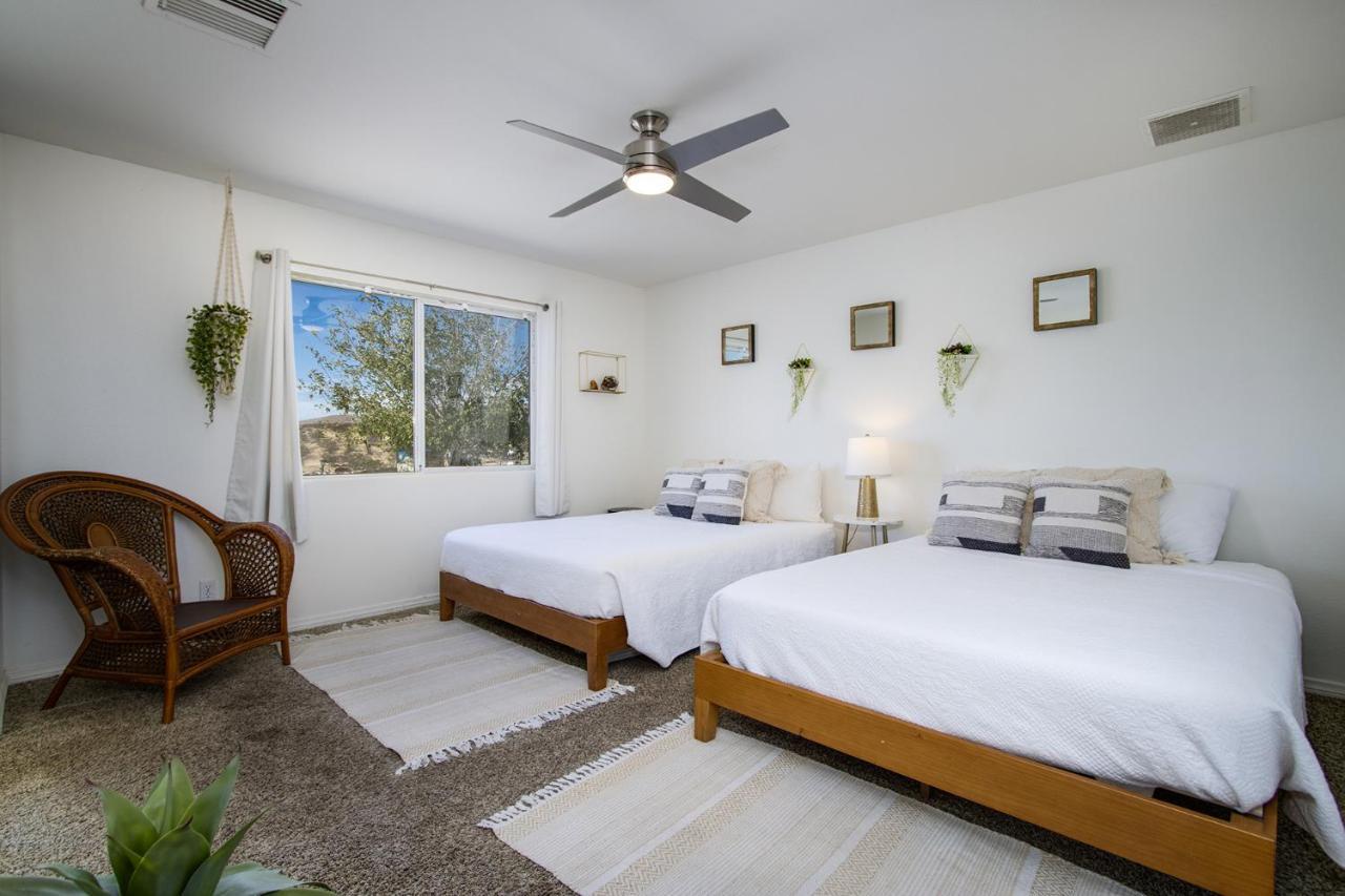 Sapphire Haven + Casita! Pool + Spa + Movie Theatre + 10 Min To Monument! Joshua Tree Exterior photo