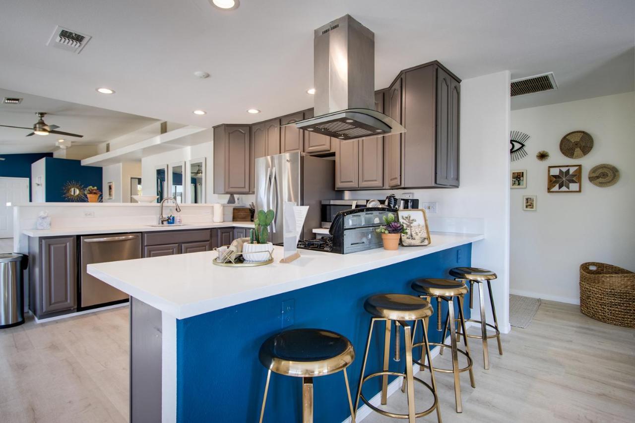 Sapphire Haven + Casita! Pool + Spa + Movie Theatre + 10 Min To Monument! Joshua Tree Exterior photo