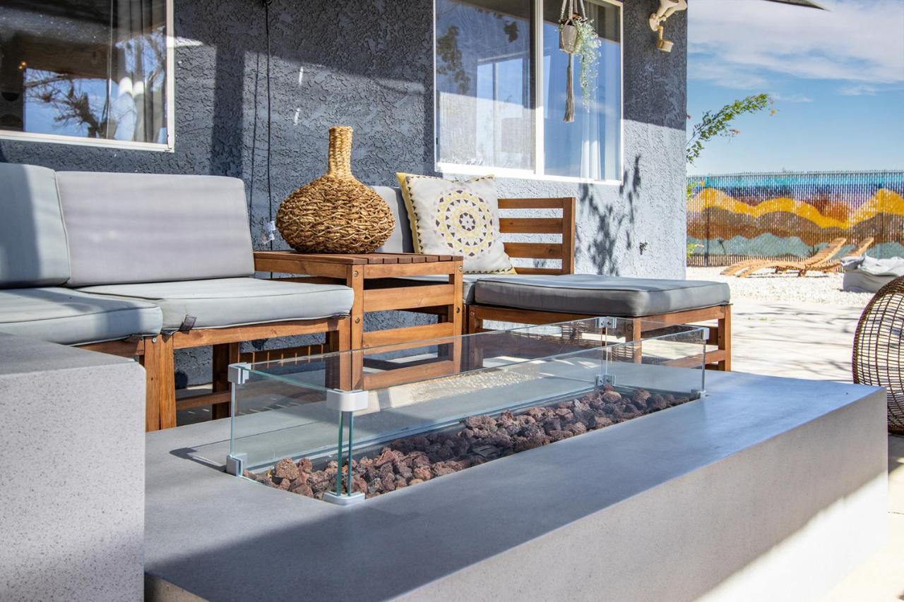 Sapphire Haven + Casita! Pool + Spa + Movie Theatre + 10 Min To Monument! Joshua Tree Exterior photo