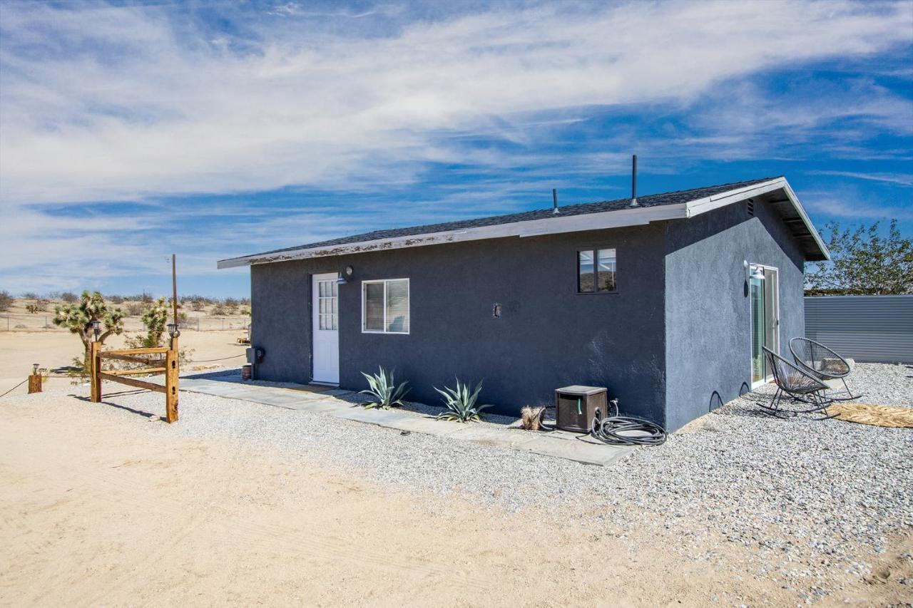 Sapphire Haven + Casita! Pool + Spa + Movie Theatre + 10 Min To Monument! Joshua Tree Exterior photo