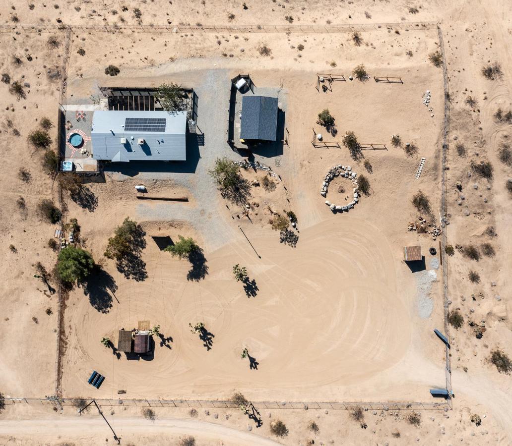 Sapphire Haven + Casita! Pool + Spa + Movie Theatre + 10 Min To Monument! Joshua Tree Exterior photo