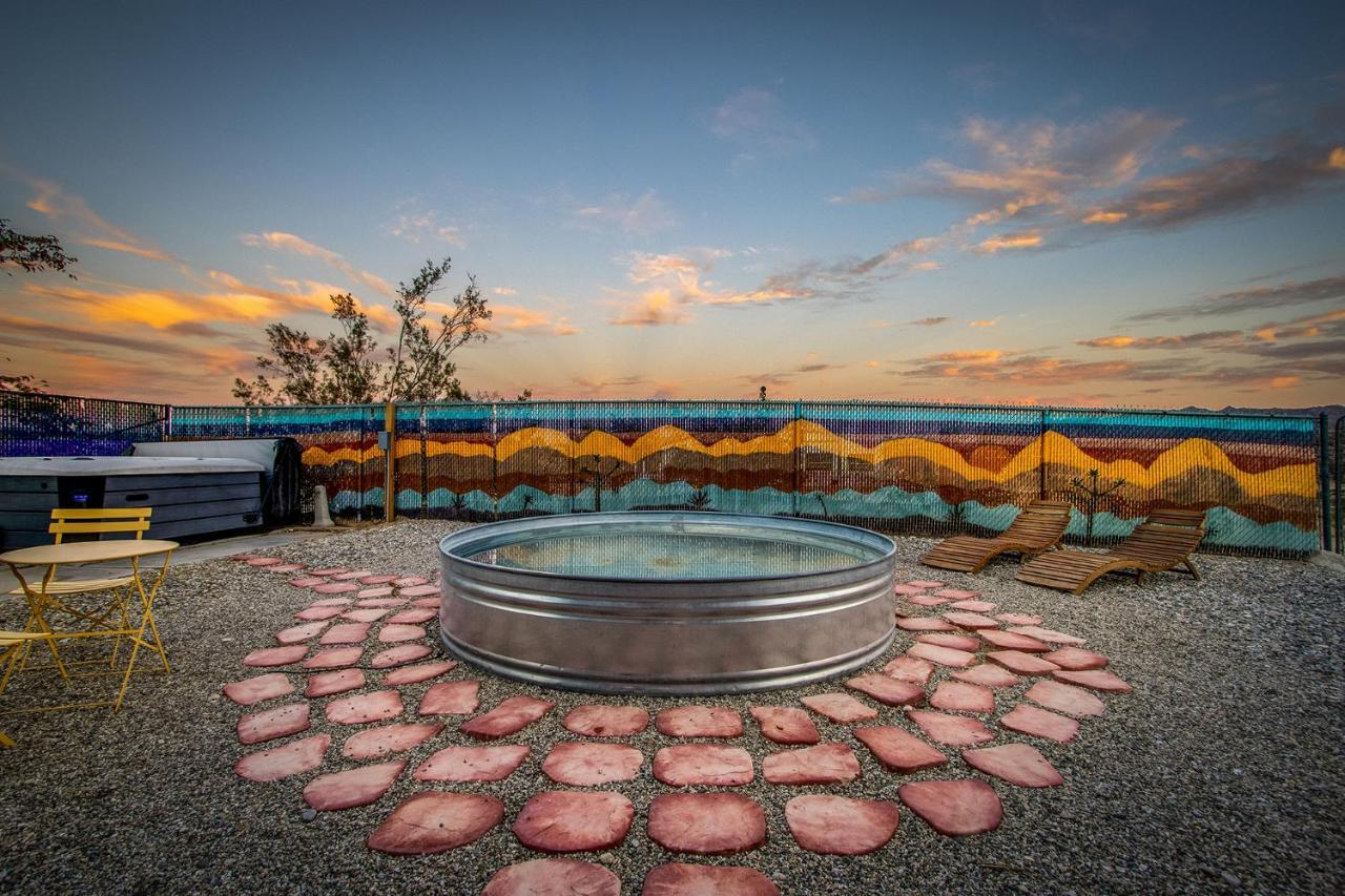 Sapphire Haven + Casita! Pool + Spa + Movie Theatre + 10 Min To Monument! Joshua Tree Exterior photo