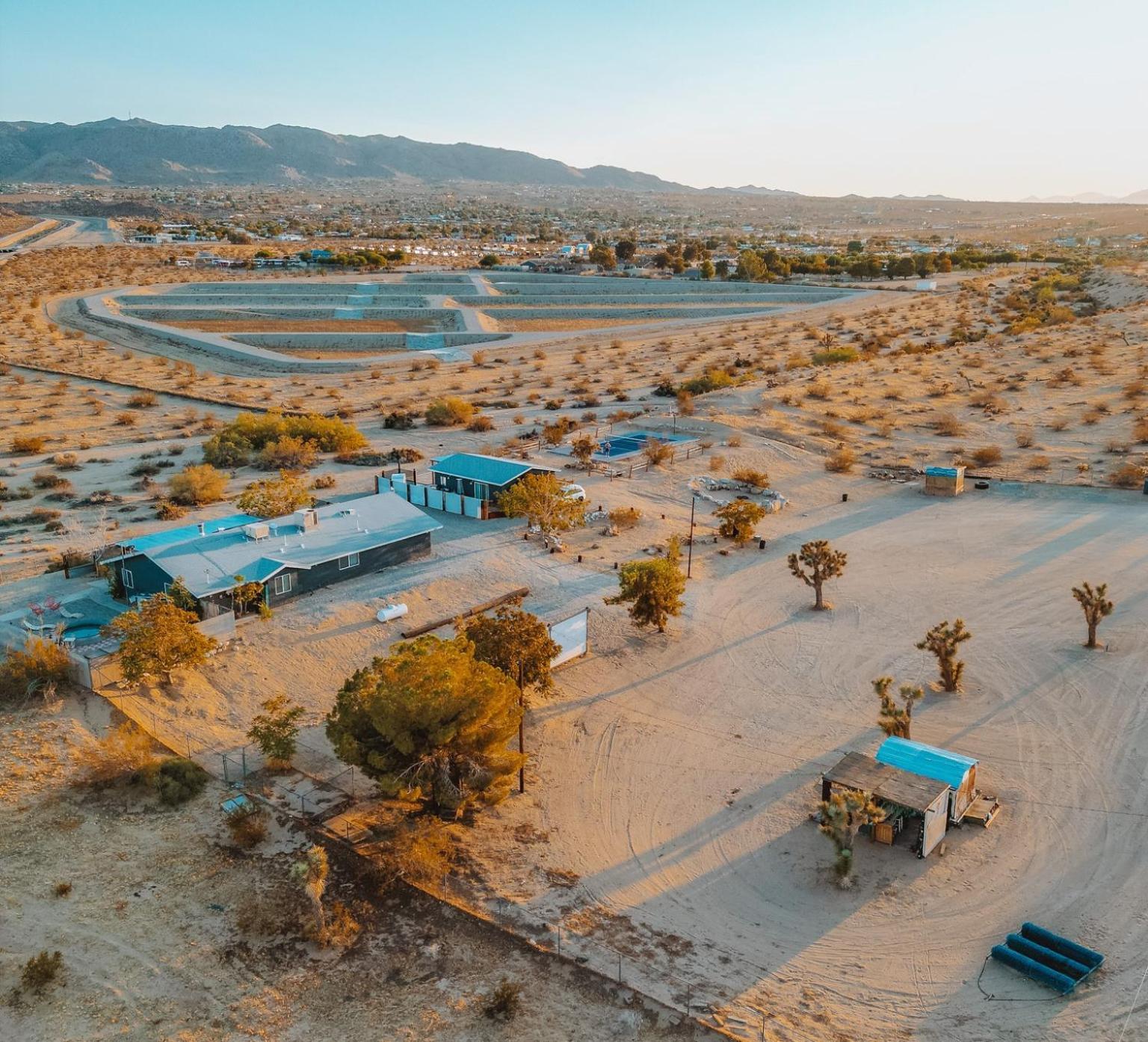Sapphire Haven + Casita! Pool + Spa + Movie Theatre + 10 Min To Monument! Joshua Tree Exterior photo